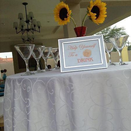 Sunflower Court Bed And Breakfast Gaborone Esterno foto