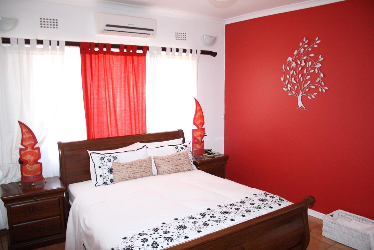 Sunflower Court Bed And Breakfast Gaborone Esterno foto