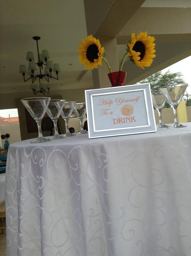 Sunflower Court Bed And Breakfast Gaborone Esterno foto